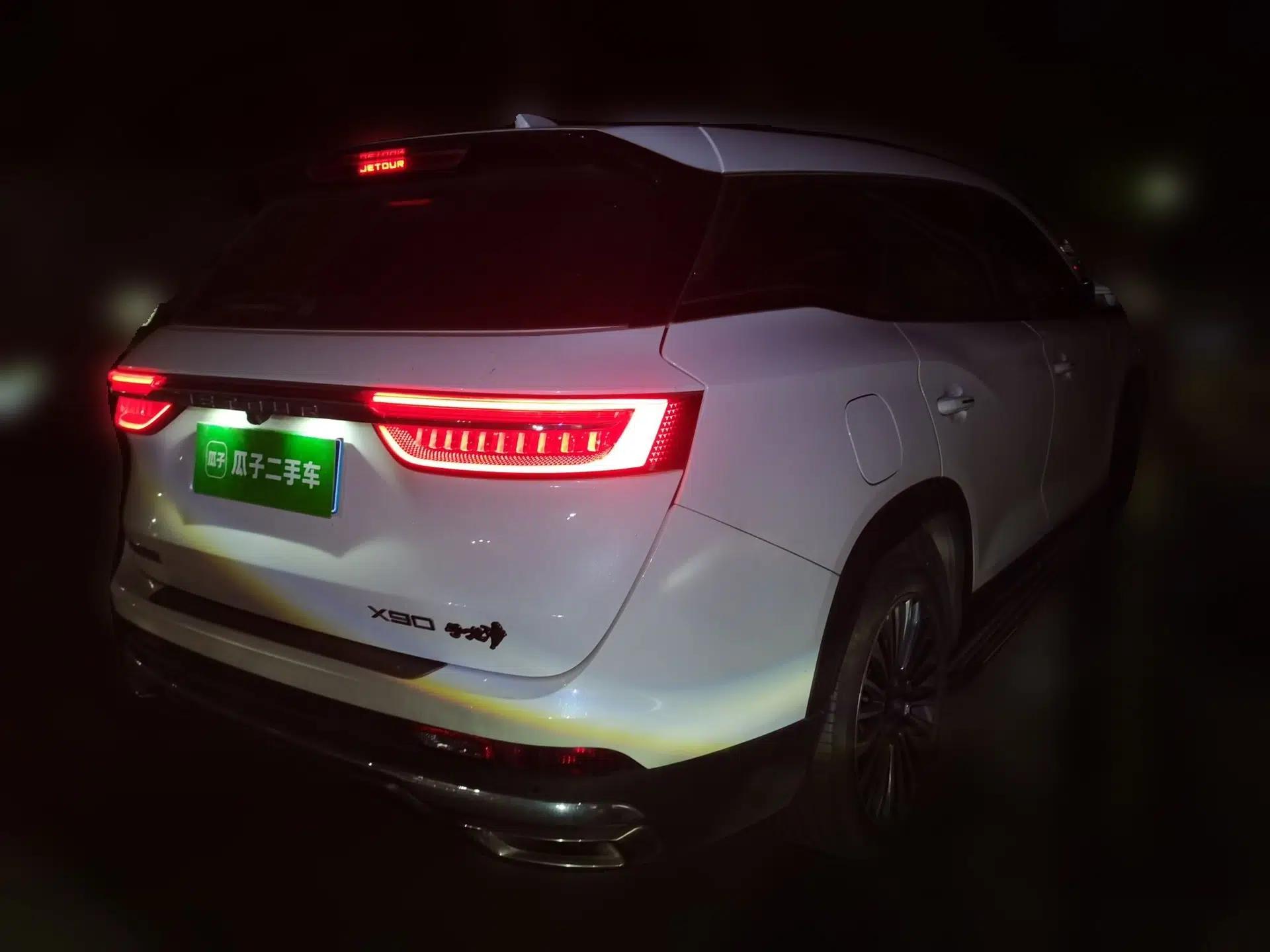 JETOUR X90 2022 Zilong 2.0T DCT Changsheng Edition 7-Seater — миниатюра 4