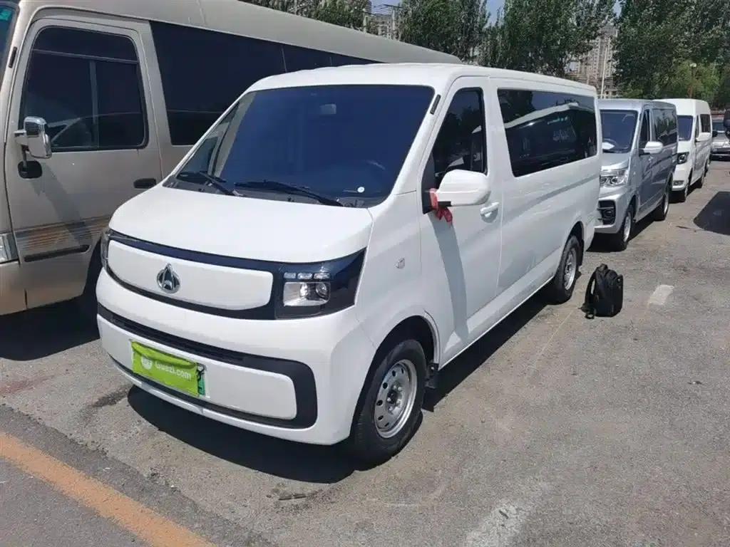 Changan Ruixing EM80 2025 Passenger Edition Comfort Model 6 Seats 300km/h Hatchback — миниатюра 1