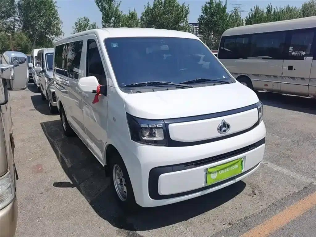 Changan Ruixing EM80 2025 Passenger Edition Comfort Model 6 Seats 300km/h Hatchback — миниатюра 4