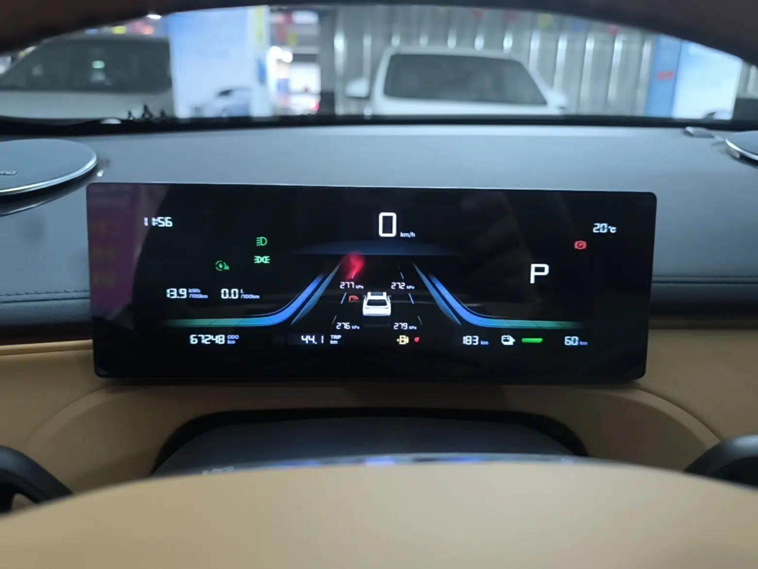 Geely Galaxy Xingjian 7 EM-i 2025 120km Launch+ Version — миниатюра 15