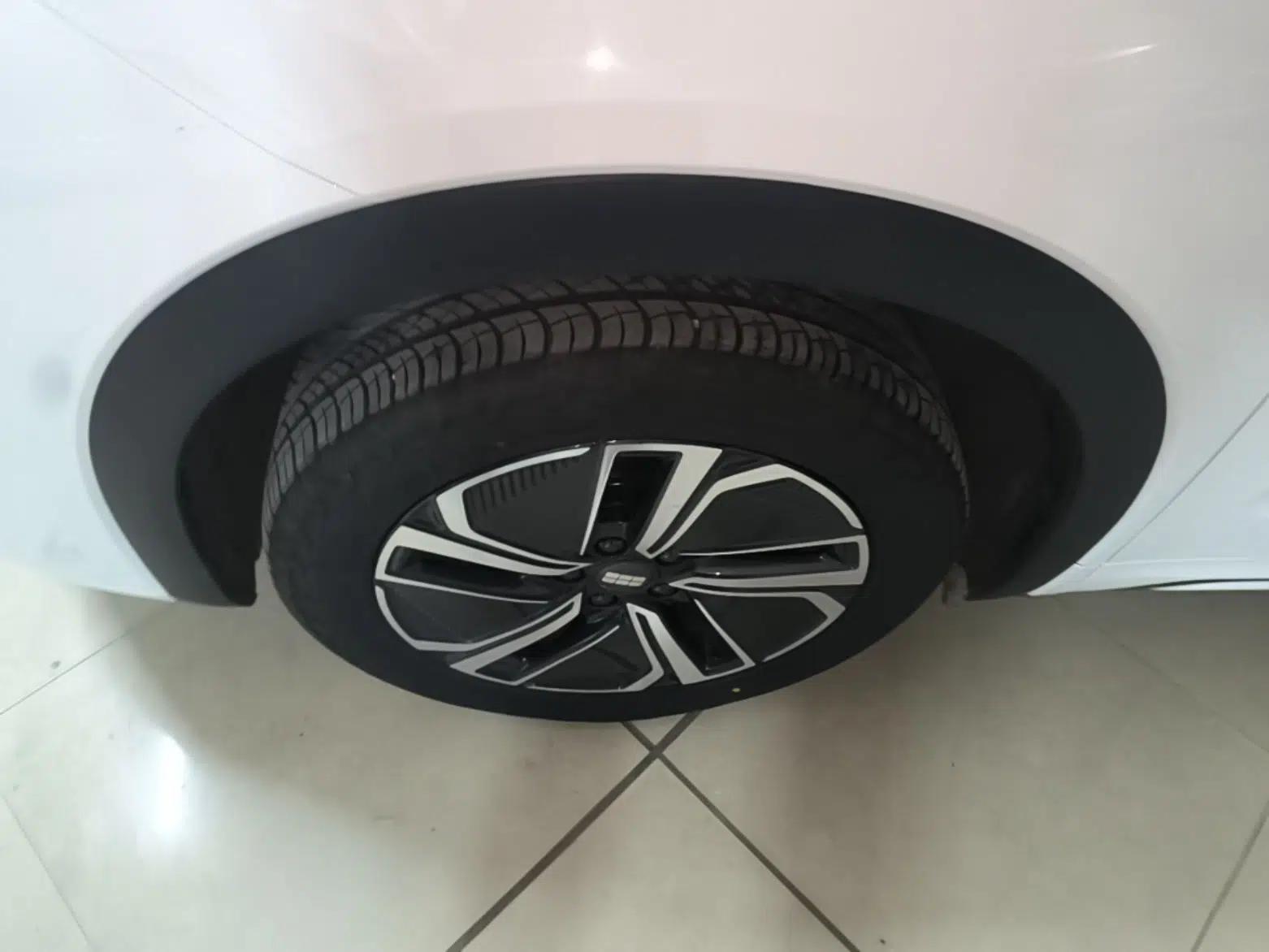 Geely Galaxy Xingjian 7 EM-i 2025 120km Launch+ Version — миниатюра 8