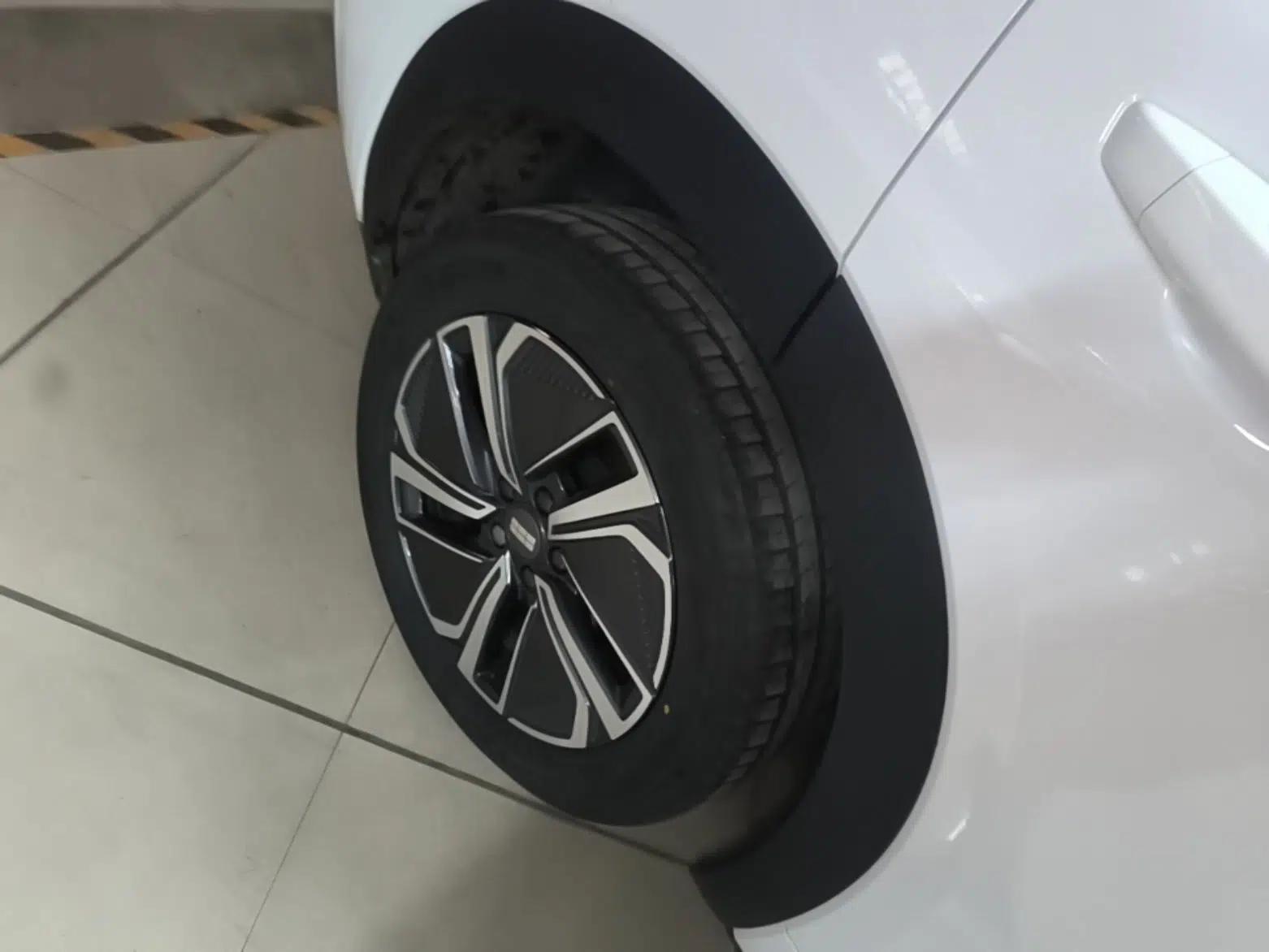 Geely Galaxy Xingjian 7 EM-i 2025 120km Launch+ Version — миниатюра 10