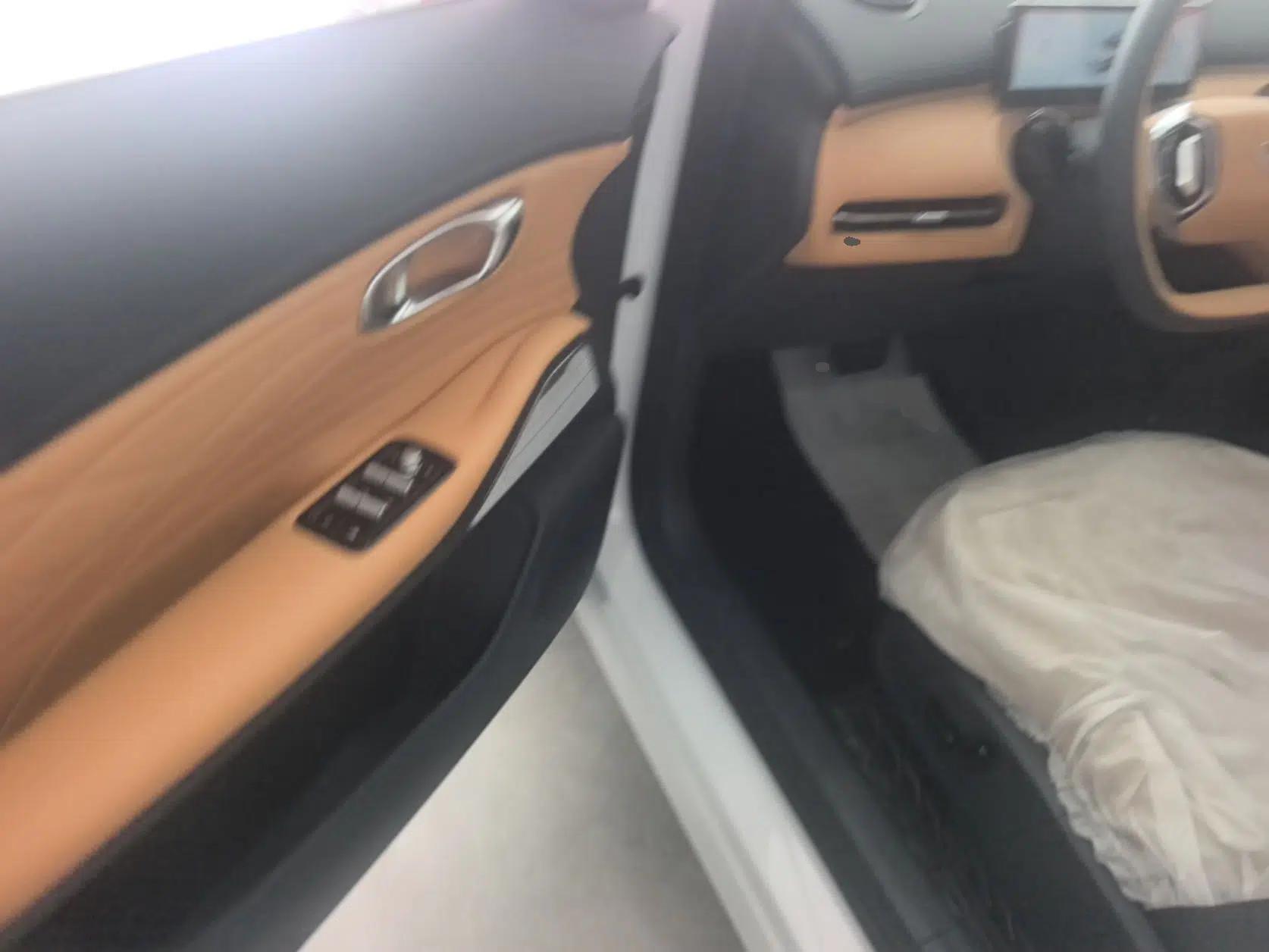 Geely Galaxy Xingjian 7 EM-i 2025 120km Exploration+ Version — миниатюра 19
