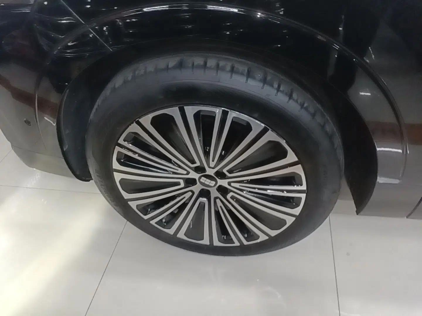 Geely Galaxy M9 2025 Model 210km Four-Wheel-Drive Leading Edition — миниатюра 8