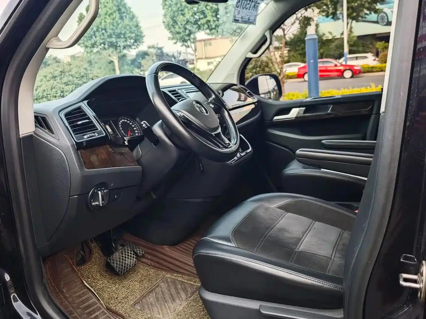 Multivan 2017 2.0TSI 2WD Luxury 7-Seater — миниатюра 3