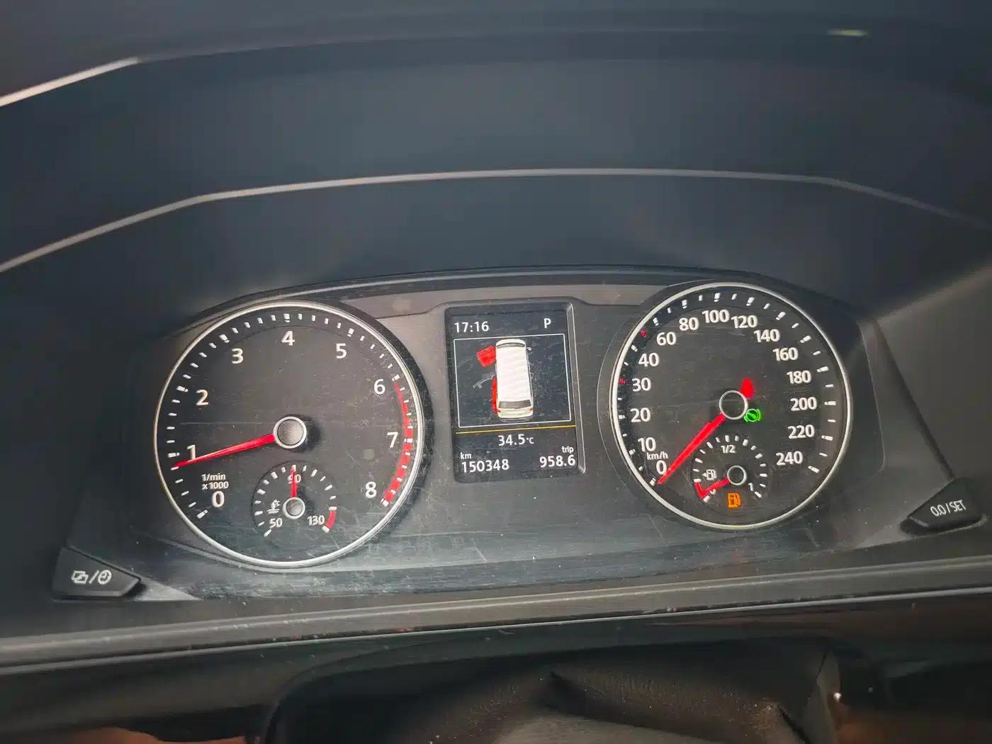 Multivan 2017 2.0TSI 2WD Luxury 7-Seater — миниатюра 4