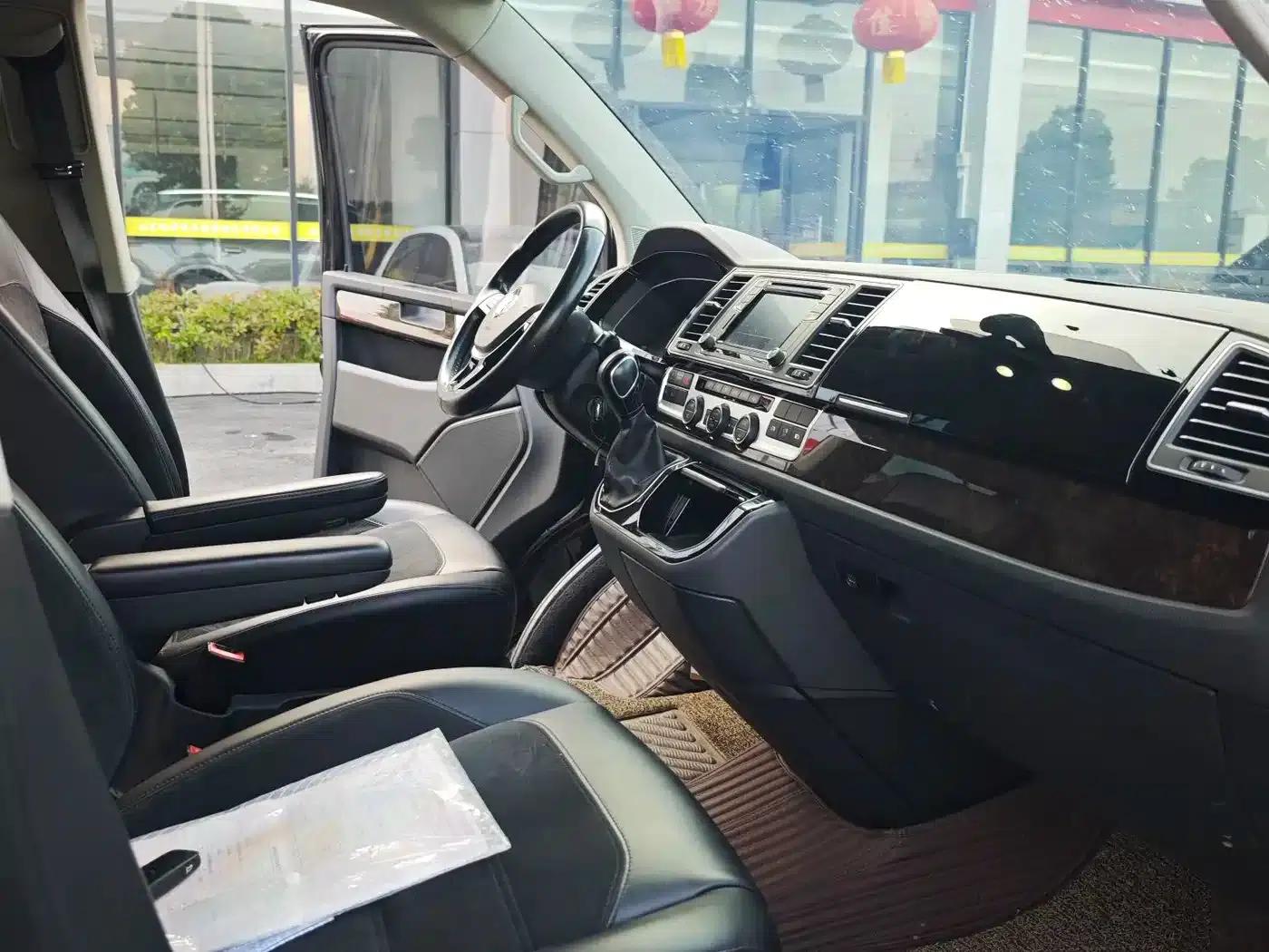 Multivan 2017 2.0TSI 2WD Luxury 7-Seater — миниатюра 5