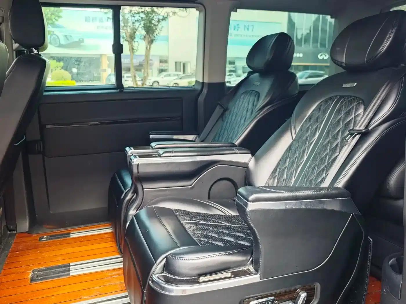 Multivan 2017 2.0TSI 2WD Luxury 7-Seater — миниатюра 6