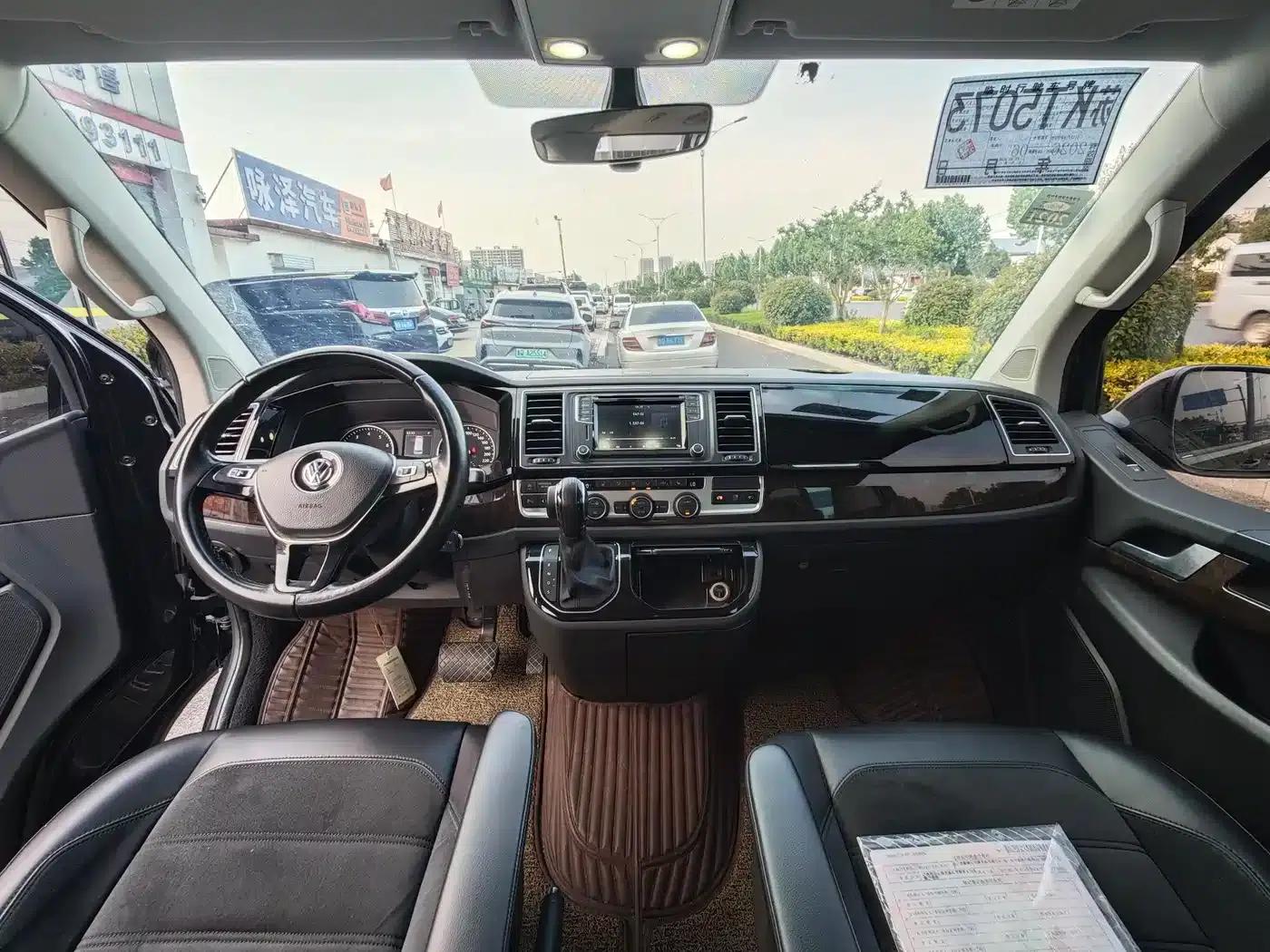 Multivan 2017 2.0TSI 2WD Luxury 7-Seater — миниатюра 8