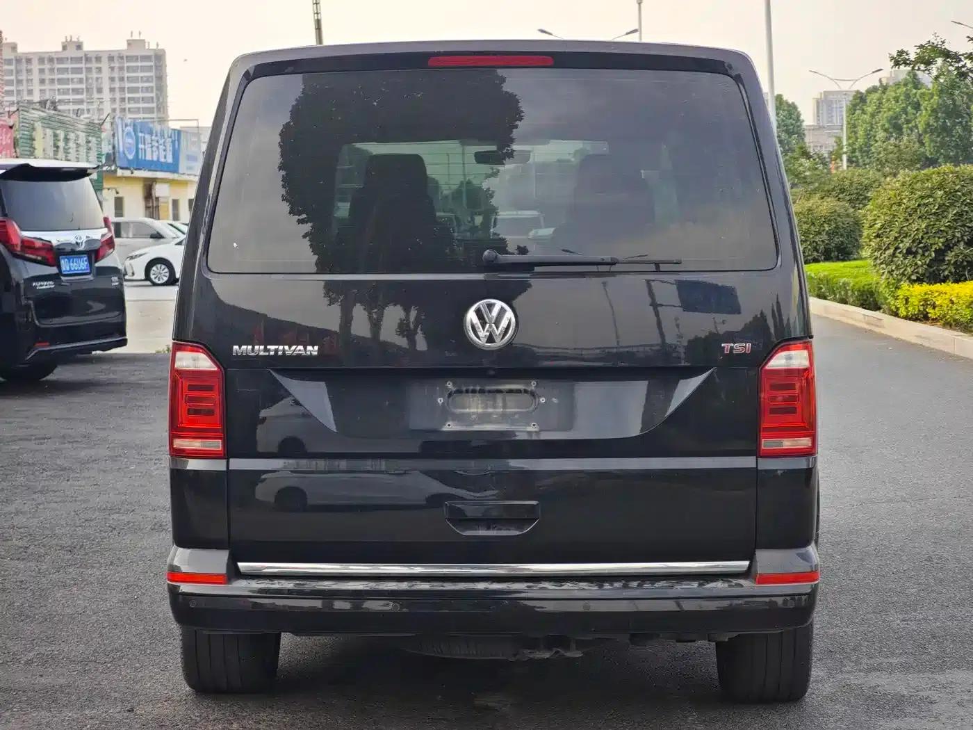 Multivan 2017 2.0TSI 2WD Luxury 7-Seater — миниатюра 10