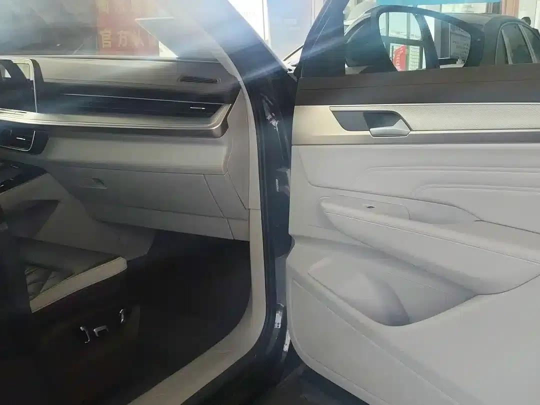 2024 Range Rover 380TSI AWD R-Line Cruiser — миниатюра 9