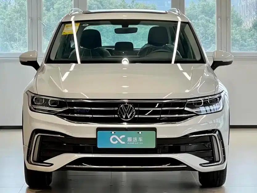 Tiguan L PHEV 2023 430PHEV Plug-in Hybrid Premium Edition — миниатюра 2