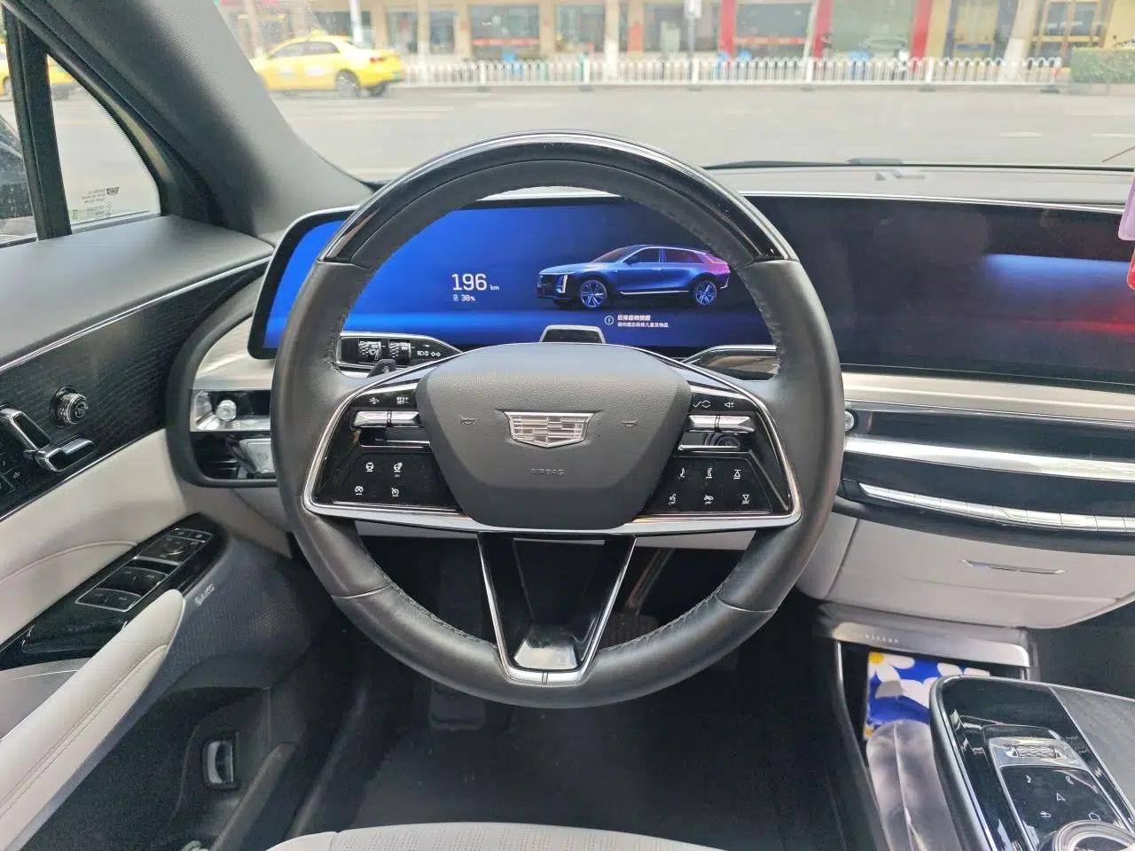 Cadillac LYRIQ 2022 Rear-Drive Long-Range Luxury Edition — миниатюра 11