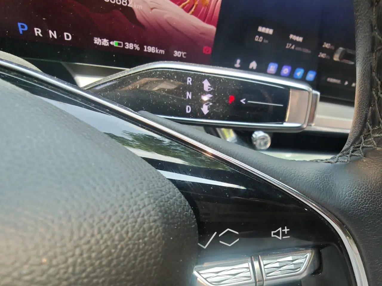 Cadillac LYRIQ 2022 Rear-Drive Long-Range Luxury Edition — миниатюра 15