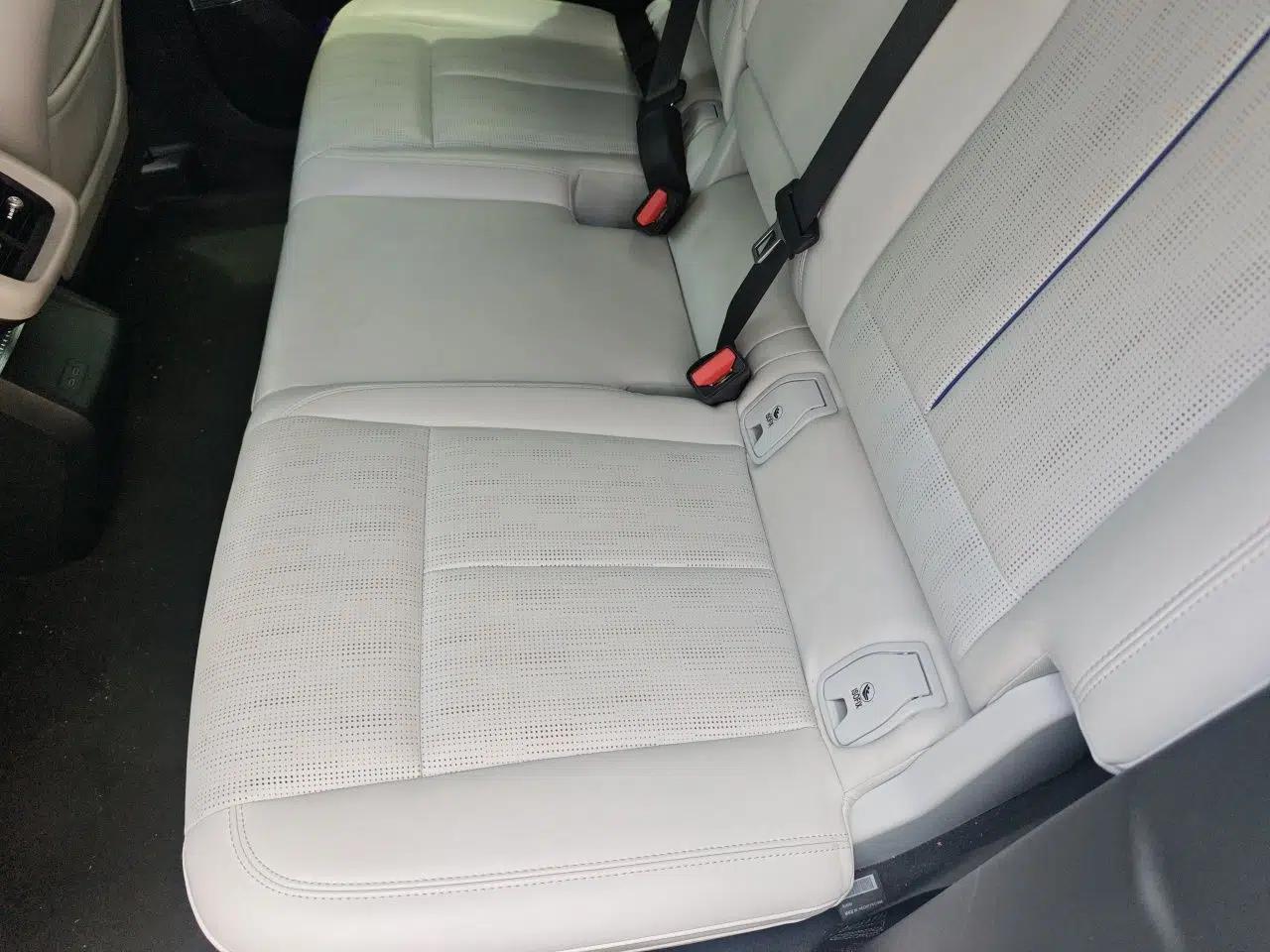 Cadillac LYRIQ 2022 Rear-Drive Long-Range Luxury Edition — миниатюра 18