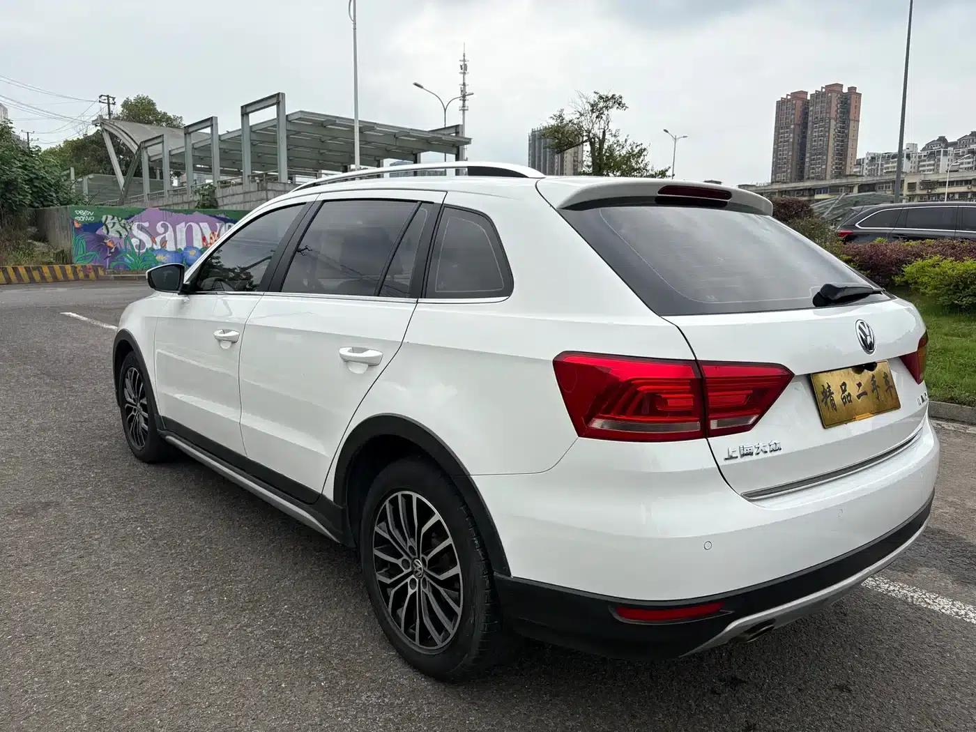 Volkswagen Lavida Cross 2014 1.6L Automatic — миниатюра 5