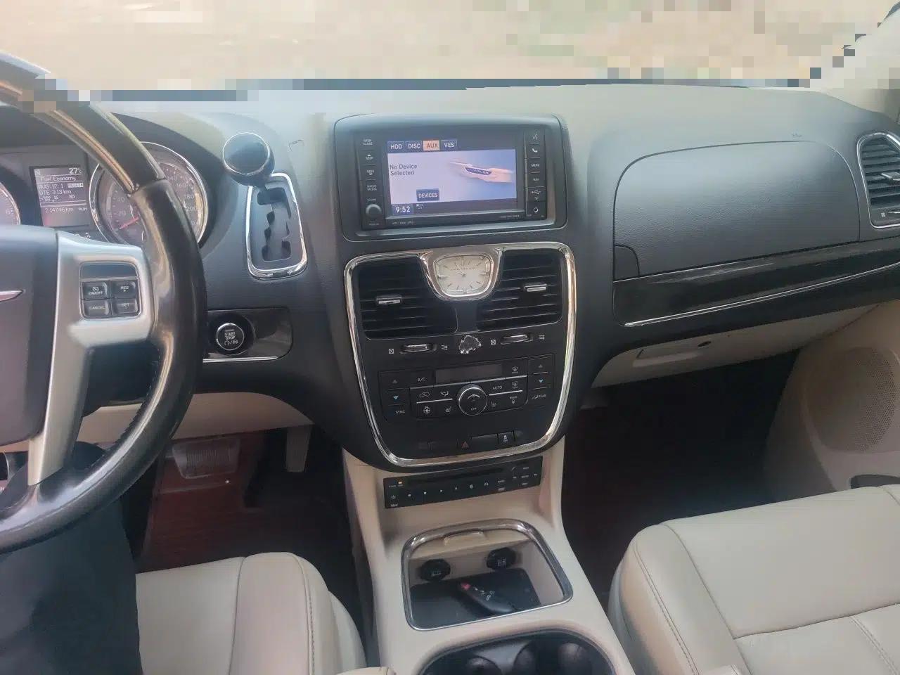 Chrysler Grand Voyager 2014 3.6L Comfort Edition — миниатюра 14