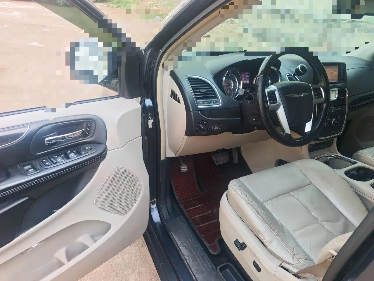 Chrysler Grand Voyager 2014 3.6L Comfort Edition — миниатюра 17