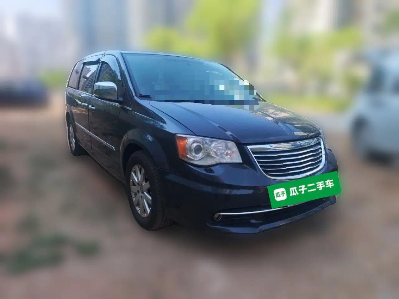 Chrysler Grand Voyager 2014 3.6L Comfort Edition — миниатюра 3