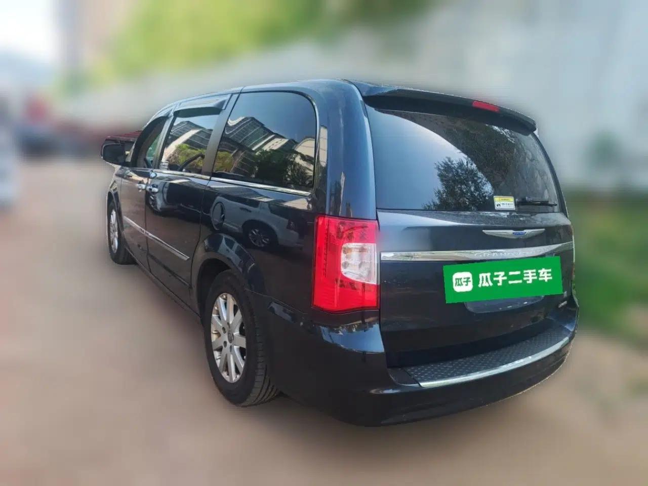 Chrysler Grand Voyager 2014 3.6L Comfort Edition — миниатюра 4