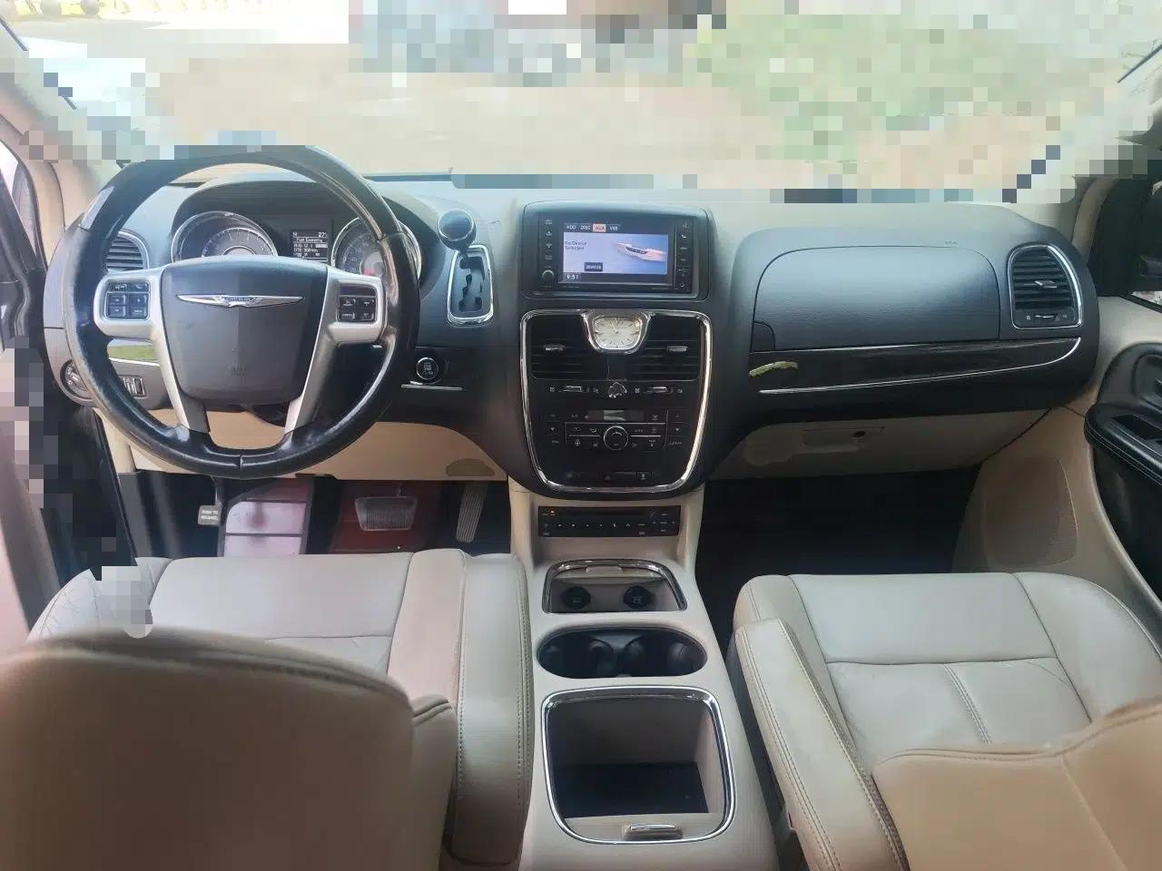 Chrysler Grand Voyager 2014 3.6L Comfort Edition — миниатюра 10
