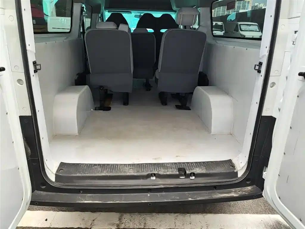 Dana V1 2025 Model V1+ Long Wheelbase High Roof Multi-functional Version (62kWh) — миниатюра 19