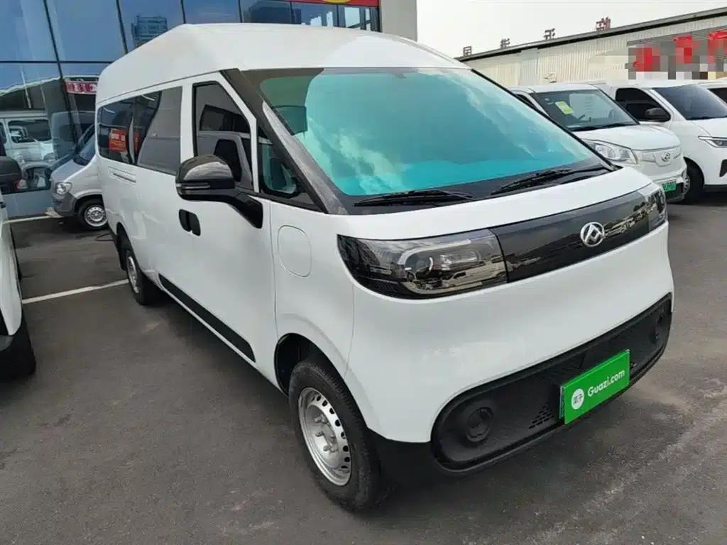 Dana V1 2025 Model V1+ Long Wheelbase High Roof Multi-functional Version (62kWh) — миниатюра 4