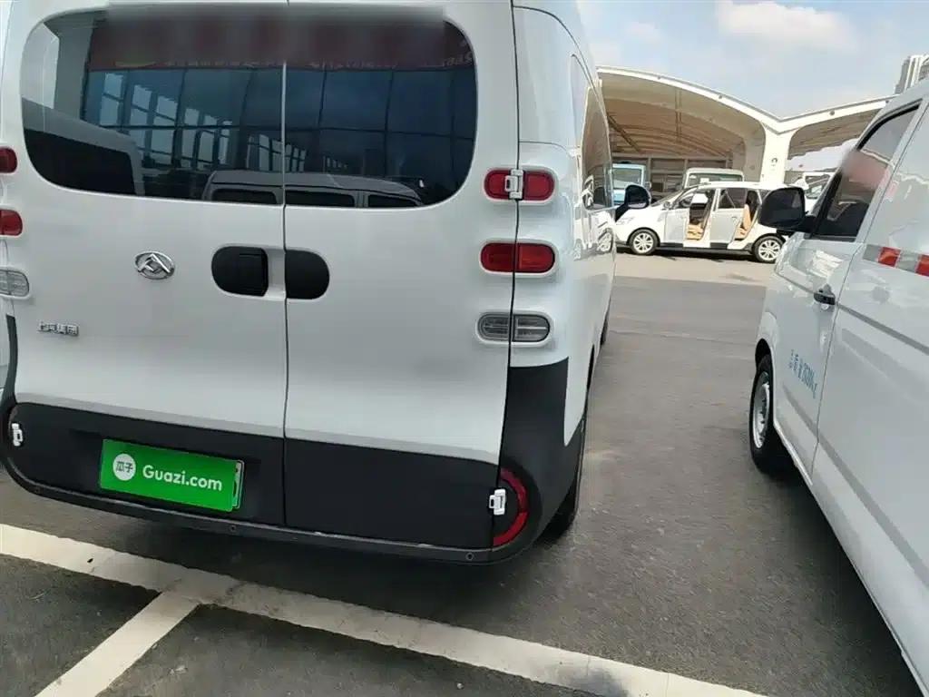 Dana V1 2025 Model V1+ Long Wheelbase High Roof Multi-functional Version (62kWh) — миниатюра 8
