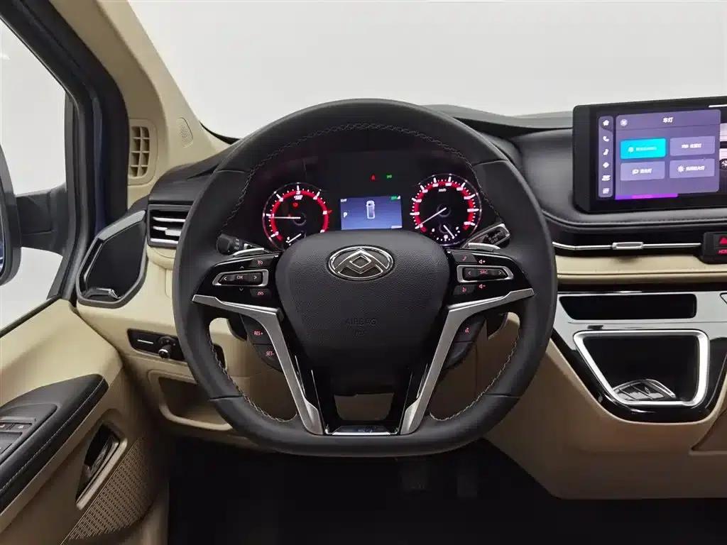 Xintu V70 2025 2.0T Automatic Short Wheelbase Low Roof Luxury Edition 7-Seater — миниатюра 11