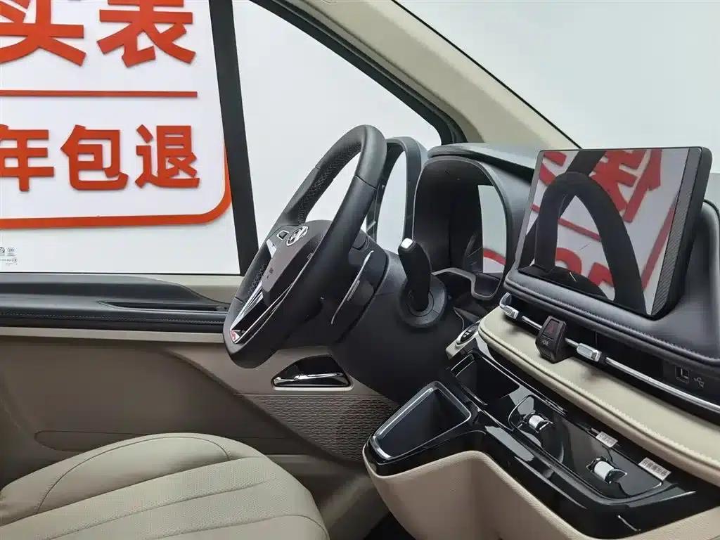 Xintu V70 2025 2.0T Automatic Short Wheelbase Low Roof Luxury Edition 7-Seater — миниатюра 22