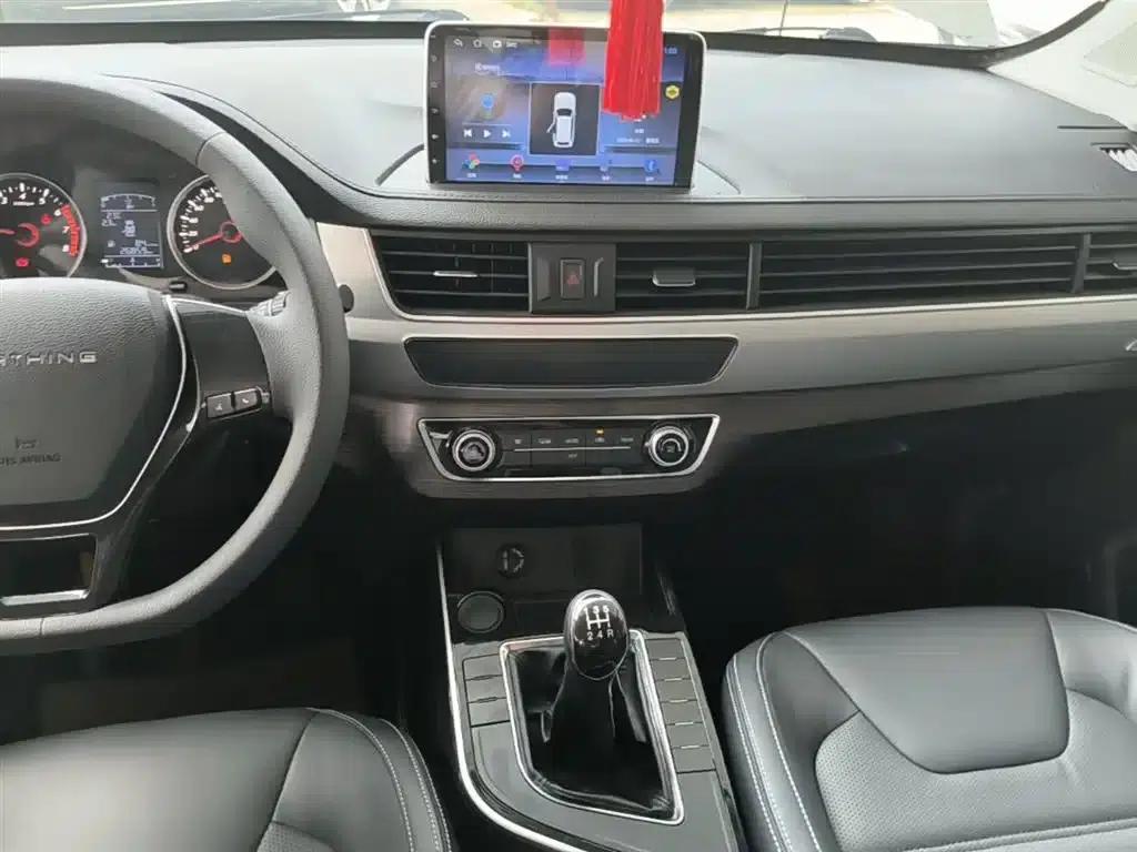 Fengxing SX6 2022 1.6L Manual Deluxe - Youth Edition — миниатюра 13