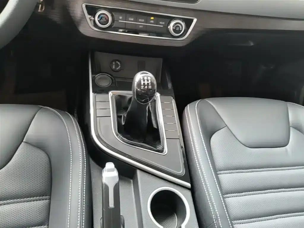 Fengxing SX6 2022 1.6L Manual Deluxe - Youth Edition — миниатюра 14