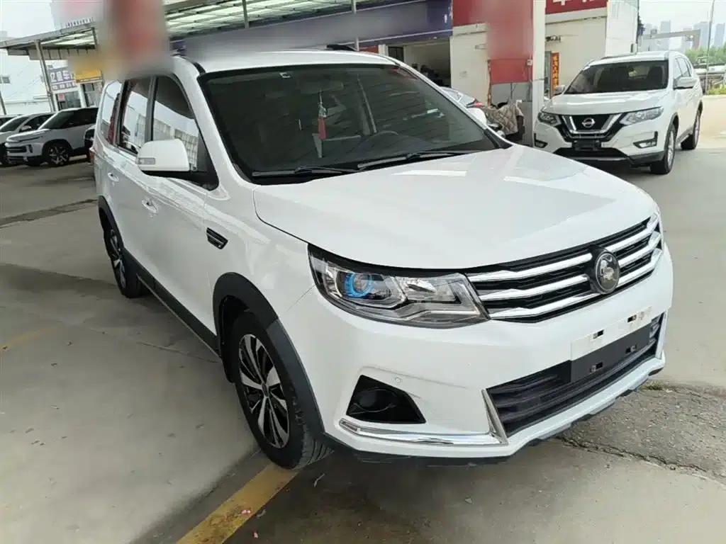 Fengxing SX6 2022 1.6L Manual Deluxe - Youth Edition — миниатюра 4