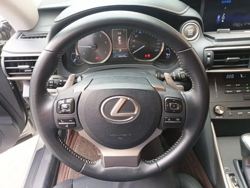 Lexus IS 2017 300 Leading Edition — миниатюра 14