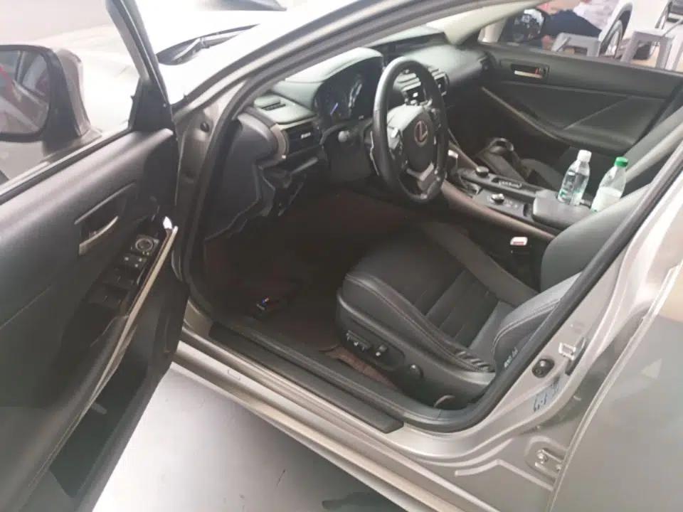 Lexus IS 2017 300 Leading Edition — миниатюра 19