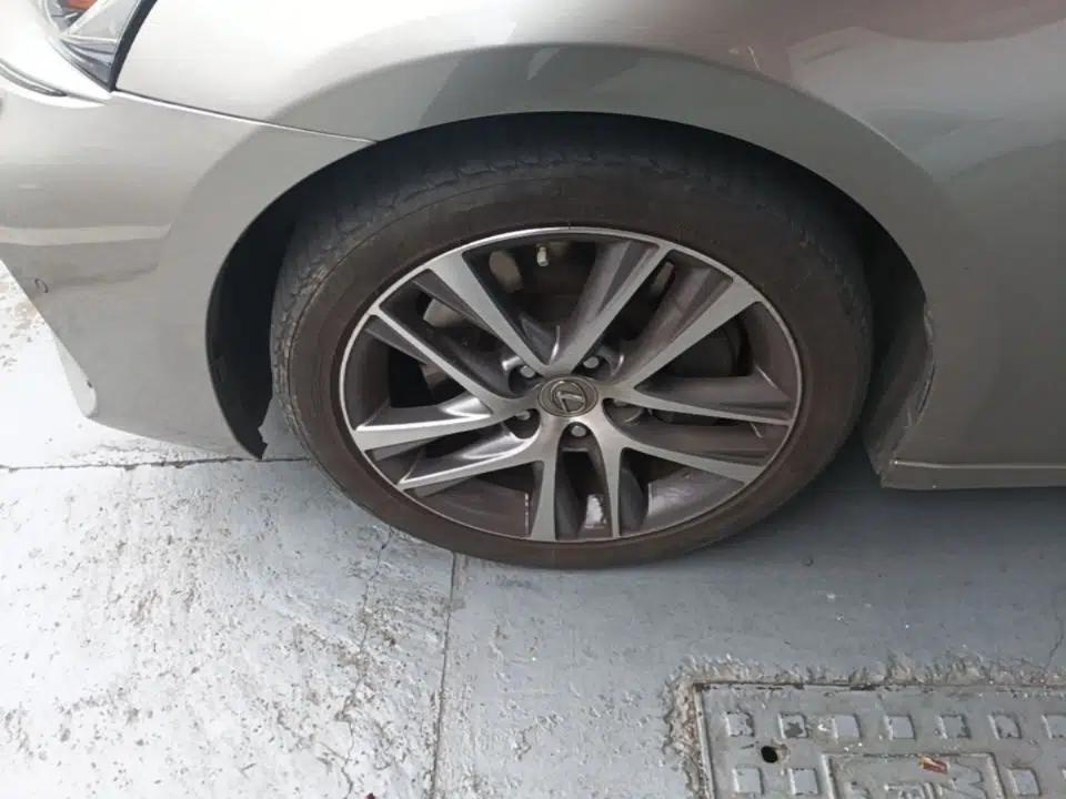 Lexus IS 2017 300 Leading Edition — миниатюра 8