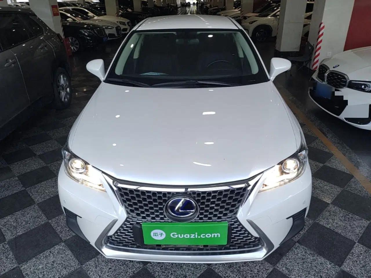 Lexus CT 2017 CT200h Elite Edition Solid Color China V Standard — миниатюра 2