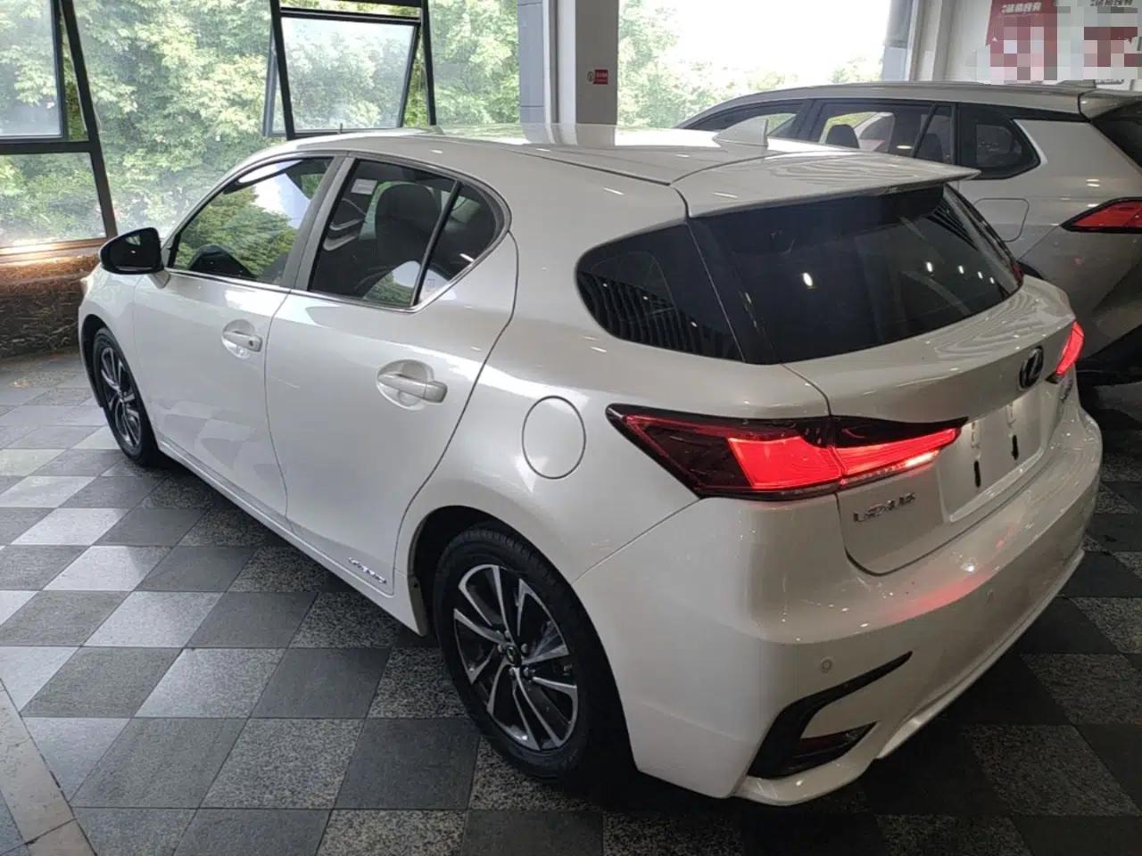 Lexus CT 2017 CT200h Elite Edition Solid Color China V Standard — миниатюра 4