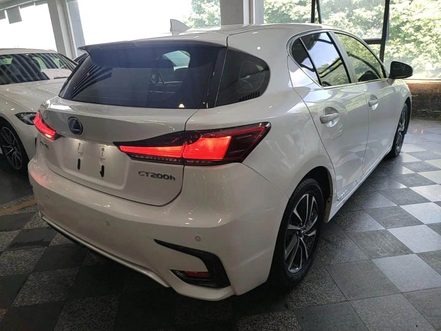 Lexus CT 2017 CT200h Elite Edition Solid Color China V Standard — миниатюра 6