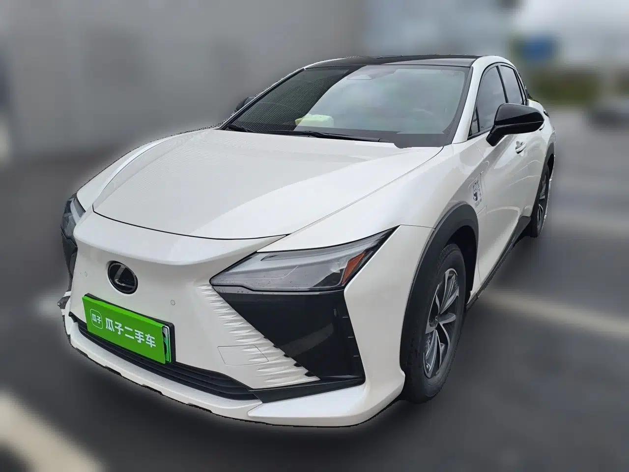 Lexus RZ 2023 450e All-Wheel Drive Luxury Edition — миниатюра 1