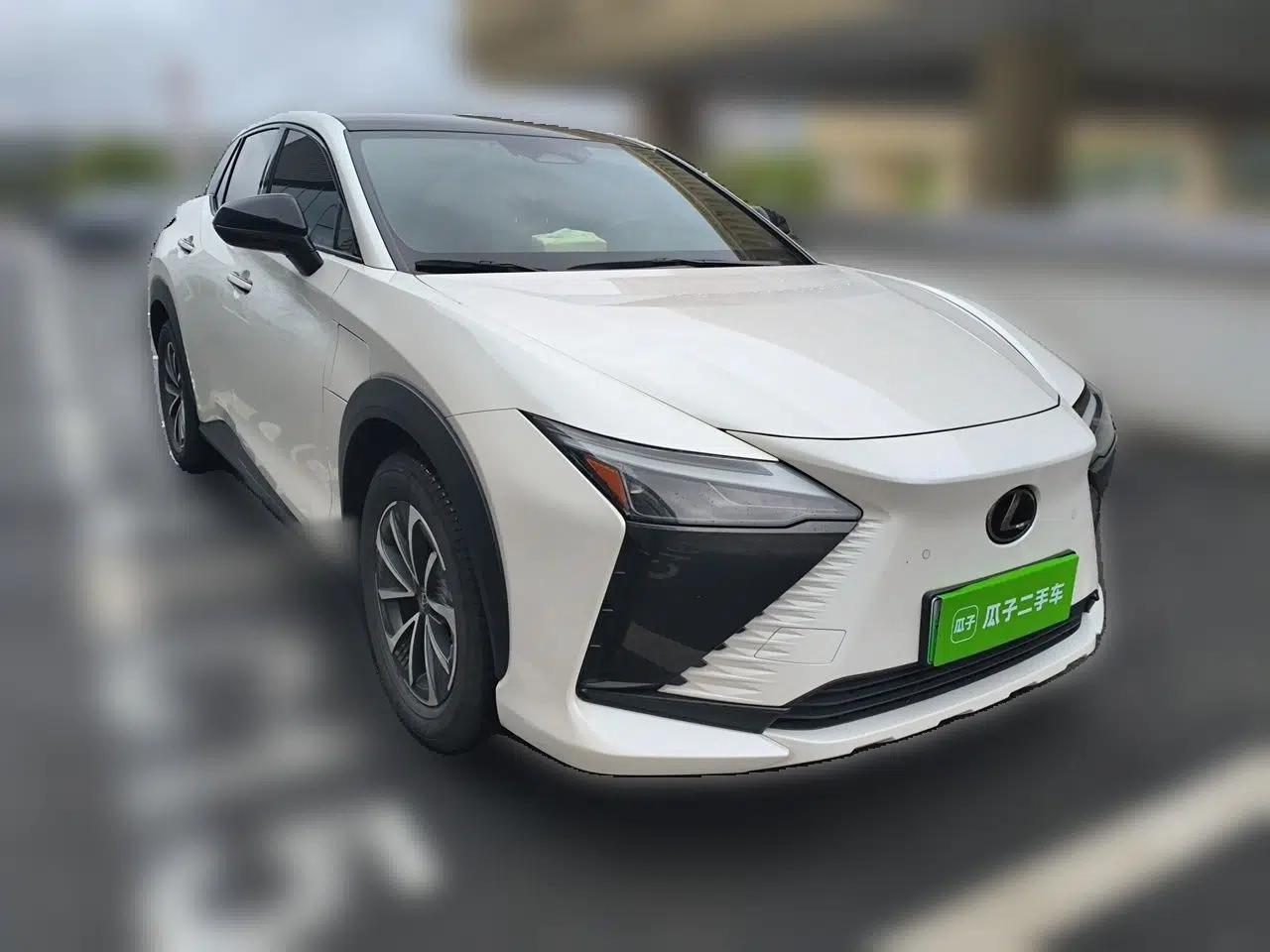 Lexus RZ 2023 450e All-Wheel Drive Luxury Edition — миниатюра 3