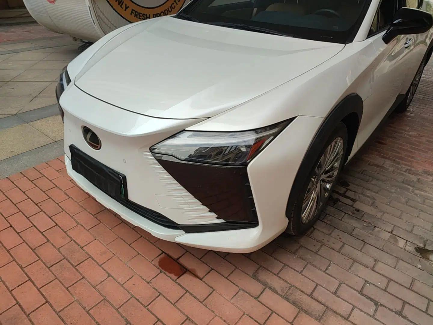 Lexus RZ 2023 450e All-Wheel Drive Luxury Edition — миниатюра 9