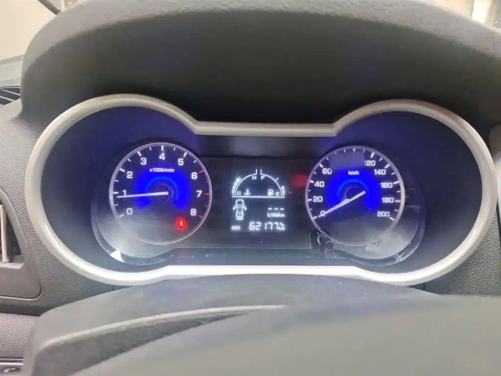 Dongfeng Fengshen AX3 2017 Leading Edition 1.5L Manual Sporty Model — миниатюра 4