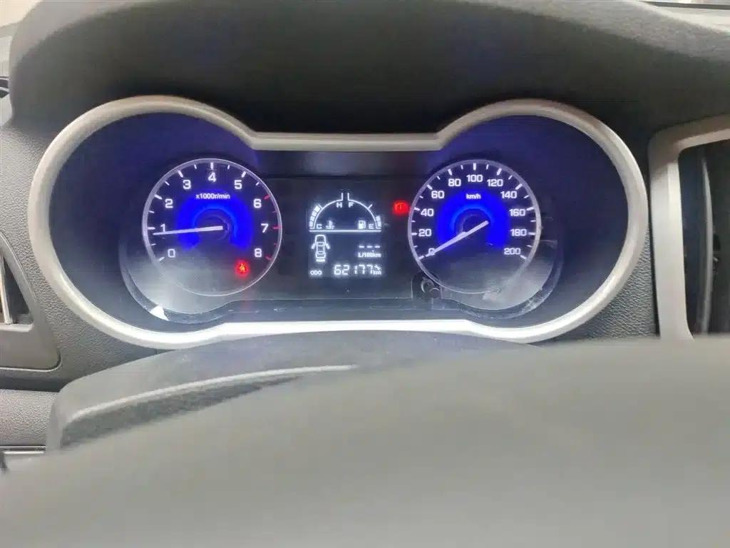 Dongfeng Fengshen AX3 2017 Leading Edition 1.5L Manual Sporty Model — миниатюра 5