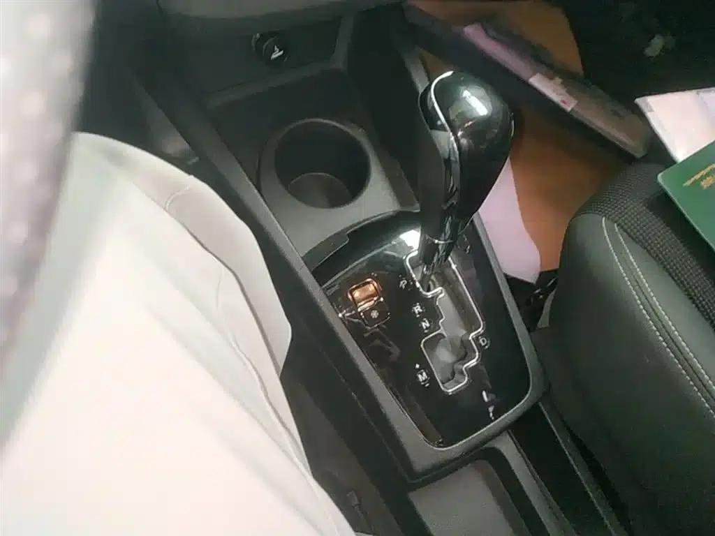 Dongfeng Fengshen AX3 2016 1.5L Automatic Premium Edition — миниатюра 14