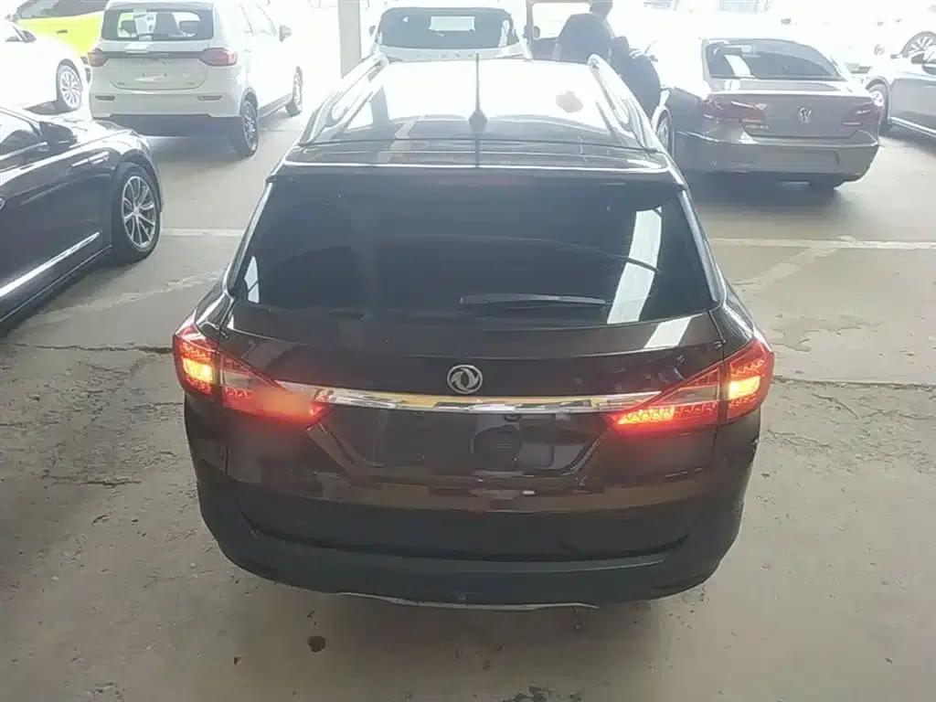 Dongfeng Fengshen AX3 2016 1.5L Automatic Premium Edition — миниатюра 6