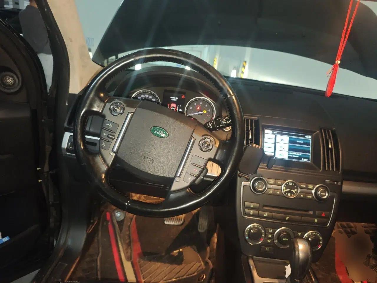 Land Rover Freelander 2 2014 2.0T Si4 SE Gasoline Version — миниатюра 11