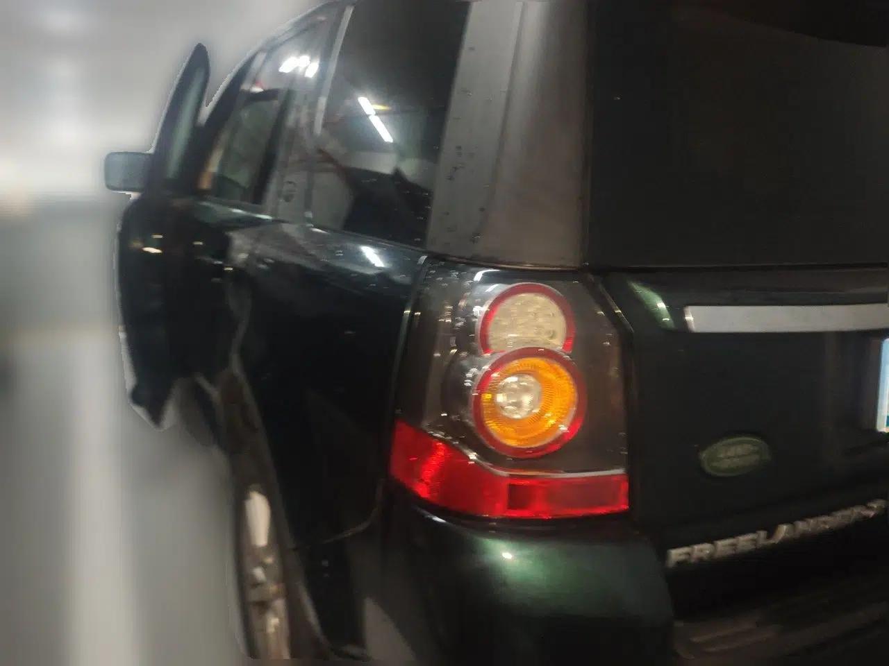 Land Rover Freelander 2 2014 2.0T Si4 SE Gasoline Version — миниатюра 4