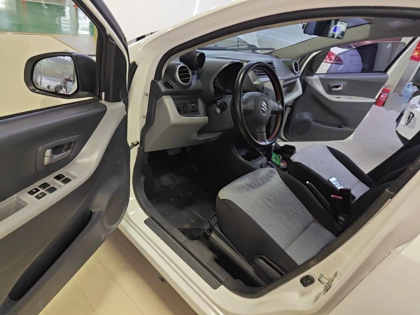 Suzuki Alto 2013 1.0L Automatic Luxury Model — миниатюра 18