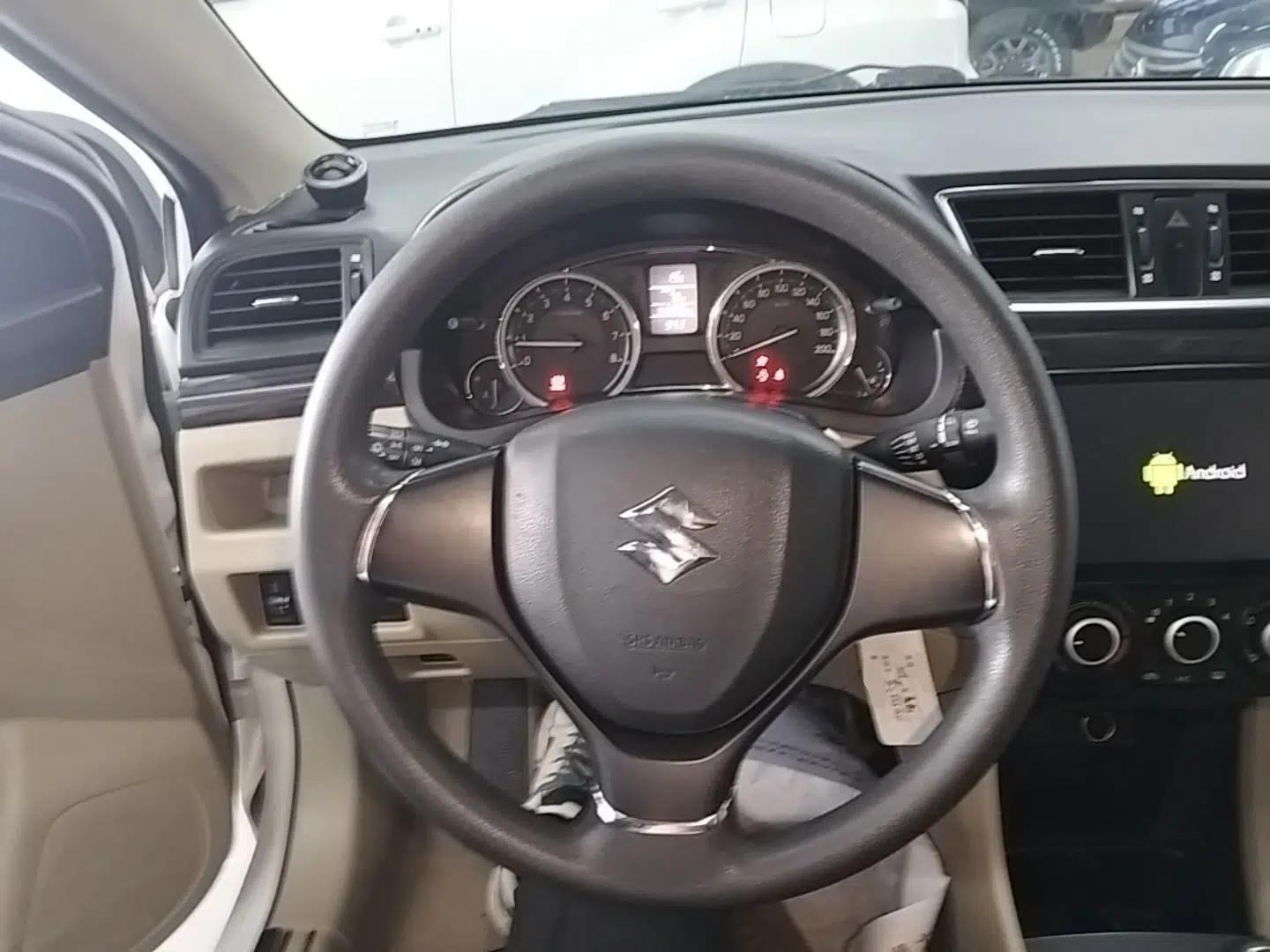 Suzuki Alivio 2015 1.6L Manual Comfort Model — миниатюра 14